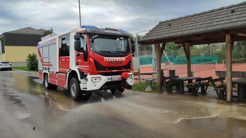 Feuerwehreinsatz am Platz